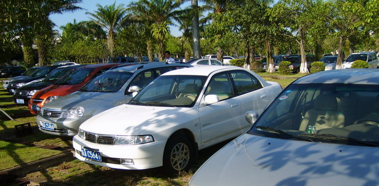 杭州租車(chē)公司介紹夜間倒車(chē)的技巧